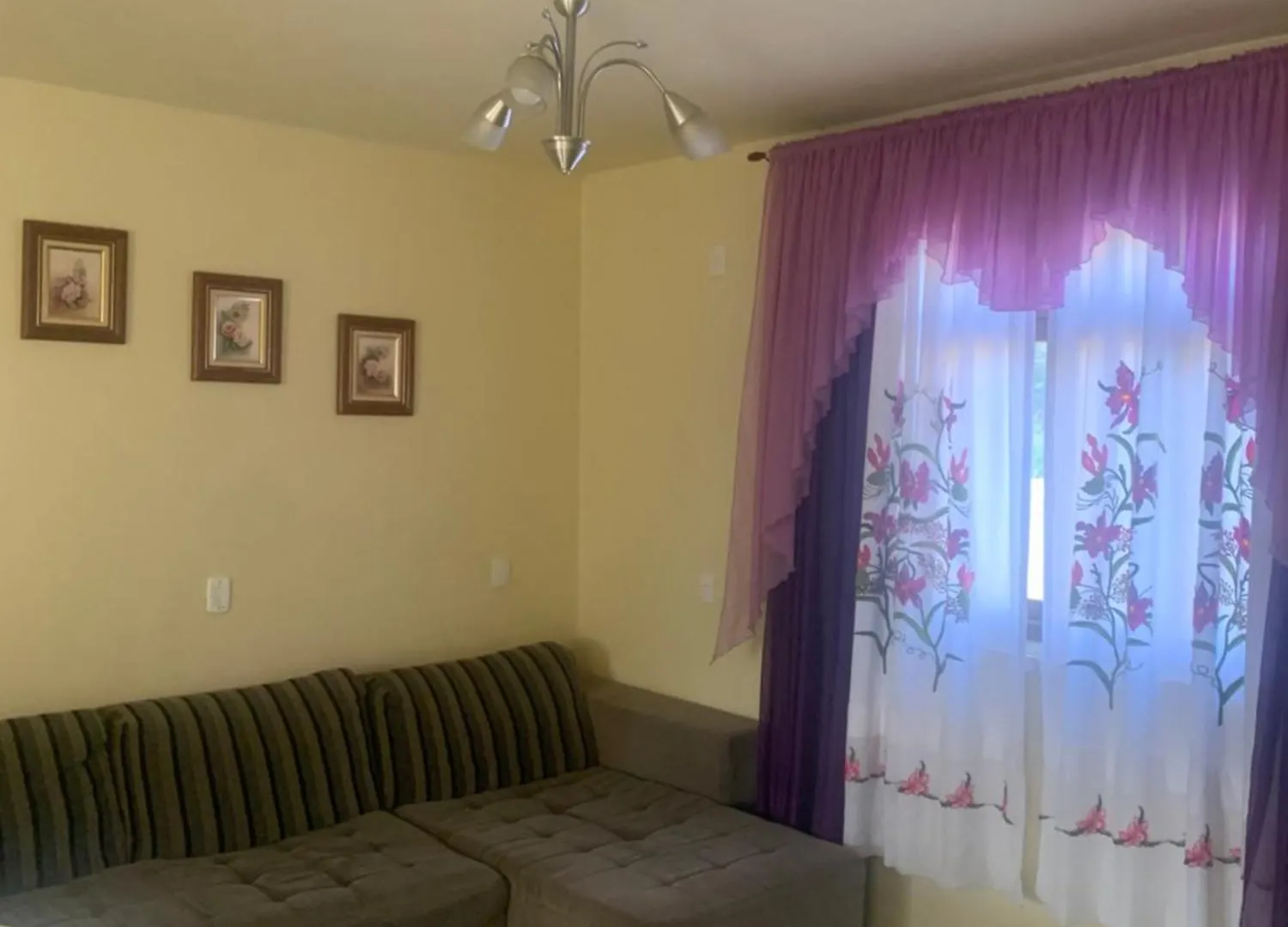 Recanto Julia Gabriela Rio dos Cedros 0*,  Brésil